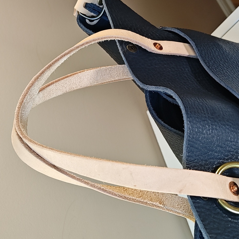 Go Forth Goods Navy Medium Avery - Picture 6 of 7